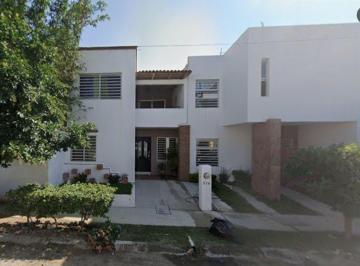 Casa de 3 habitaciones, Manzanillo · ¡Magnifica Propiedad! Increible Oportunidad de Inversion en Manzanillo!