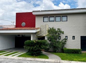 1aff919fc0f55c78cb7e194e84e332811364e3973b067e1bed1eeaeb02202381 · Casa en Venta con Gran Jardín en Los Olmos
