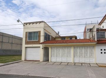 Casa · 245m² · 4 Recámaras · 3 Estacionamientos · Casa en Renta Toluca