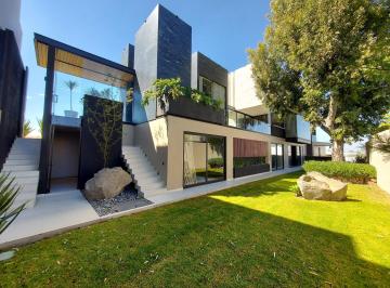 Casa · 895m² · 3 Recámaras · 5 Estacionamientos · Casa en Venta en Lomas de Angelopolis