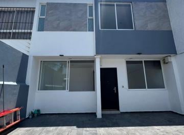 Casa · 130m² · 3 Recámaras · 2 Estacionamientos · Casa en Venta por Mariano Otero Fortin