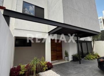 Casa · 250m² · 3 Recámaras · 3 Estacionamientos · Casa en Venta - (4)