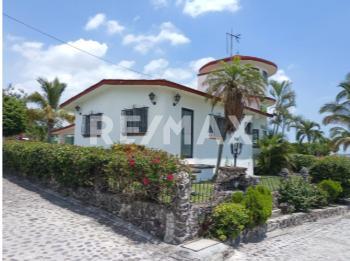 Casa en condominio · 275m² · 4 Recámaras · Amplia Casa en Fraccionamiento con Alberca y Cancha a 10 Min del Centro de Oaxtepec - (4)