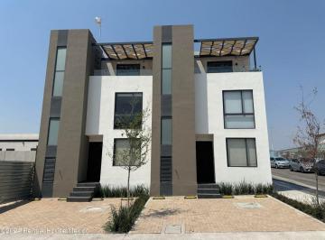 Casa en condominio de 3 habitaciones, El Marqués · Casa de 3 Niveles en Zire Nueva – Totalmente Equipada y Lista Para Habitar