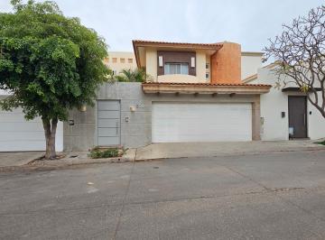 Casa de 3 habitaciones, Culiacán · Casa en Venta en Privada Montecarlo