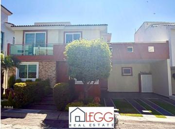 Casa de 3 habitaciones, Tlajomulco de Zúñiga · Casa con 266 m² Superficie de Terreno, 3 Recámaras en Renta en El Manantial