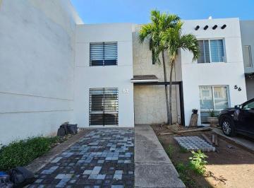 Casa de 3 habitaciones, Culiacán · Casa en Renta en Privada Cumbres II, Santa Fe