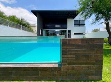 Casa de 4 habitaciones, Tequisquiapan · Casa Contemporanea Unica en Tequisquiapan