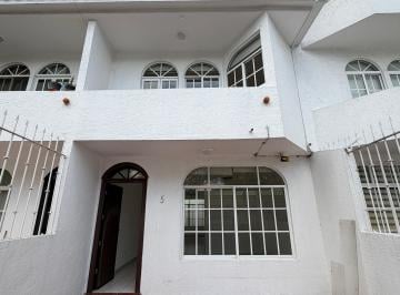 FACHADA · Casa en La Colonia Portales
