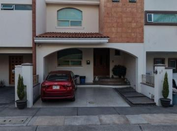 Casa de 3 habitaciones, Zapopan · Casa en Venta en Paseos del Sol - Coto Hacienda San Antonio 2d