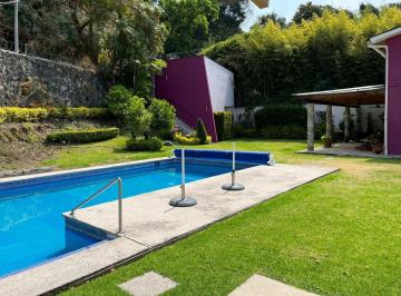 Casa · 470m² · 5 Recámaras · 2 Estacionamientos · Casa en Venta en Valle de Atongo Tepoztlan