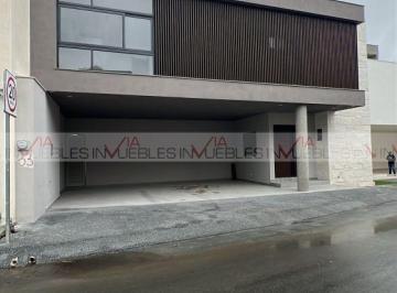 Casa · 315m² · 3 Recámaras · 2 Estacionamientos · Casa en Renta en Santiago