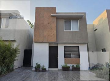 Casa · 140m² · Casa en Fraccionamiento Cumbres La Rioja