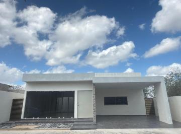 Casa en Renta de 3 habitaciones Residencial Conkal · Bonita Residencia en Privada con Amenidades.
