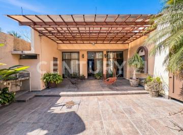 Casa · 376m² · 3 Recámaras · 2 Estacionamientos · Casa de 3 Habitaciones en Una Sola Planta, en El Centro de Jojutla, Morelos