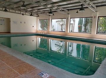 a6481f013208b6efb75cfd4242ef596db5fecdc6669a185b5ef75c2634912bcf · Casa en Venta con Recámara en Plata Baja, Alberca, Sendero de Los Pinos
