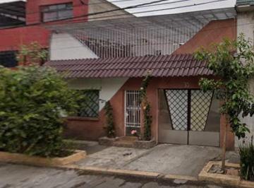 Casa de 4 habitaciones, Gustavo A. Madero · Casa en Venta en Ing. Manuel Marroquín y Rivera 35, Guadalupe Insurgentes, Gustavo A. Madero, Cdmx.