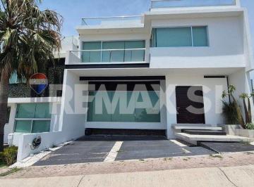 Casa · 258m² · 3 Recámaras · 2 Estacionamientos · Venta Casa Residencial El Refugio