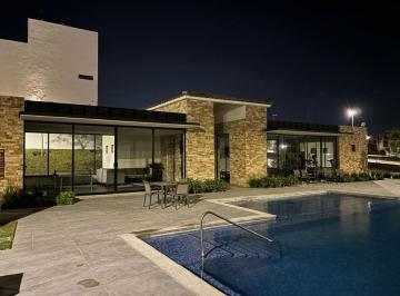 Casa de 3 habitaciones, El Marqués · Casa Nueva en Venta en Capital Sur