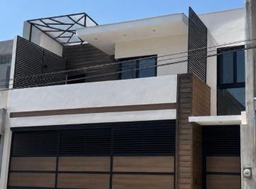 Casa de 3 habitaciones, Monterrey · Casa en Venta en Cumbres 1er Sector
