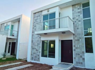 9f8b187ea19242f38043da2367bae23b052009f834360b64cb04a1afe0ba54ba · "Casa en Venta en Santa Fe, Mérida ¡Excelente Estado y Lista Para Habitar!"