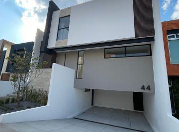 Casa en condominio · 325m² · 4 Recámaras · 4 Estacionamientos · Se Vende Casa en Zibatá