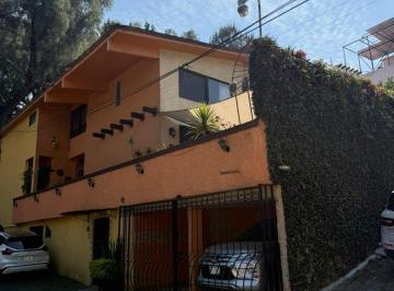 Casa de 4 habitaciones, Xochimilco · Casa con 3 Habitaciones en Venta con 304 m² Superficie de Terreno en Santa María Tepepan