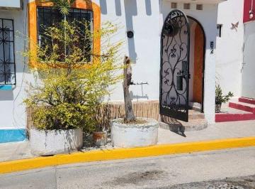 2a205d23b7a7a9714cd3894a76d592318158bc94f6e3befc79cd4527c30d61db · Renta Casa Cerca a Av La Luz y Bernardo Quintana Querétaro