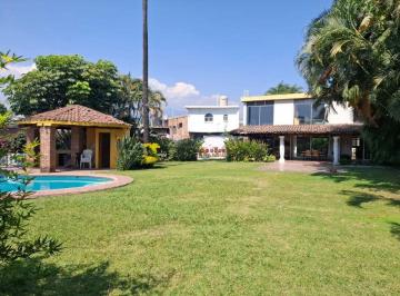 Casa de 4 habitaciones, Cuernavaca · Casa en Venta, con Uso de Suelo, Pradadera Cuernavaca.