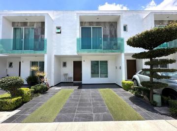 Casa en condominio de 3 habitaciones, Guadalajara · Casa en Venta en Jardines del Nilo
