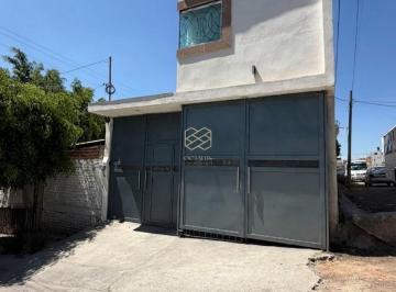 Casa · 90m² · 4 Recámaras · 2 Estacionamientos · Casa en Vibar