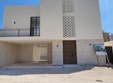 1 · Casa en Venta a 150 m del Mar en La Playa de San Benito, Yucatan
