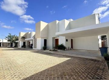 1 · Casa en Venta en Privada en Dzityá Merida con Alberca