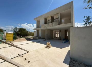 1 · Casa en Venta en Provincia Club de Golf