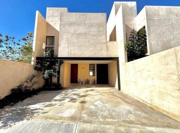 1 · Casa en Venta en Merida, Dzitya con Roof Garden