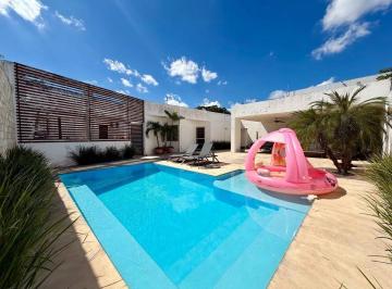 1 · Casa en Venta Sobre Av Principal en Temozon Norte de un Piso y Alberca