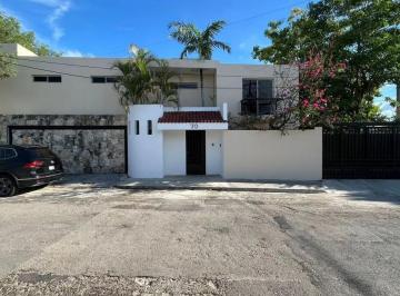 1 · Hermosa Casa en Venta Amueblada, con Alberca y en Esquina Dentro de La Ciudad