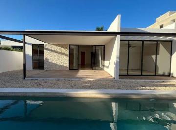 1 · Casa en Venta en Merida, Privada con Casa Club y de un Piso