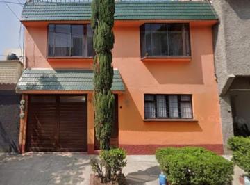 Casa de 4 habitaciones, Alvaro Obregón · Casa en Venta Rosa Amarilla 121, Molino de Rosas, Álvaro Obregón, Ciudad de México.