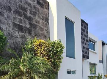 Casa · 3 Recámaras · 2 Estacionamientos · Casa en Fraccionamiento Lomas de Angelópolis