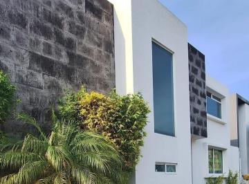 Casa · 3 Recámaras · 2 Estacionamientos · Casa en Fraccionamiento Lomas de Angelópolis