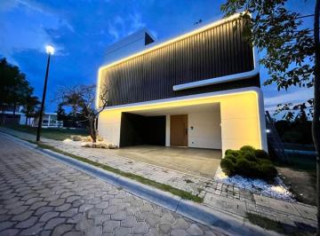 Casa en condominio de 4 habitaciones, San Andrés Cholula · Espectacular Casa en Venta en Lomas de Angelópolis III, Cluster Isla Blanca