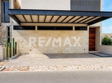 Casa en condominio de 4 habitaciones, Querétaro · Casa en Venta en Altozano Condominio Niebla, Querétaro