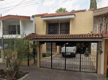 Casa de 3 habitaciones, Guadalajara · Venta de Casa en Bosques de La Victoria, Guadalajara