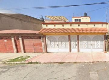 Casa de 4 habitaciones, Ecatepec de Morelos · Casa en Venta en Calle de Tepajoz, Valle de Aragón 3era Secc. Ecatepec de Morelos, Mex.