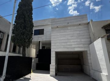 Casa · 330m² · 4 Recámaras · 2 Estacionamientos · 0508 - Casa en Venta en Lomas del Roble, San Nicolas de Los Garza Nl.