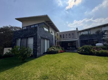 Casa · 1124m² · 4 Recámaras · 5 Estacionamientos · Casa en Venta en Rancho San Juan, Atizapan