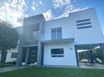 Casa de 3 habitaciones, Monterrey · Casa en Venta Distrito Téc