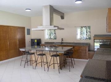 Casa · 2500m² · 3 Recámaras · Casa en Renta en Bonfil. Ideal Para Uso Habitacional, Uso Comercial U Oficinas.