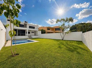 Casa de 4 habitaciones, Emiliano Zapata · Casa con Jardín y Alberca Propia en Fracc. Burgos, a 5 Min de La Desviación de La Aut. Mex - Acapulco